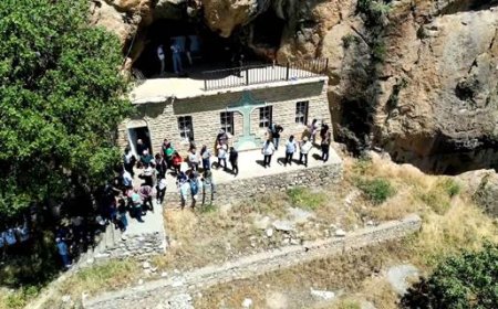 Assyrian Christians trek to ancient church in Duhok