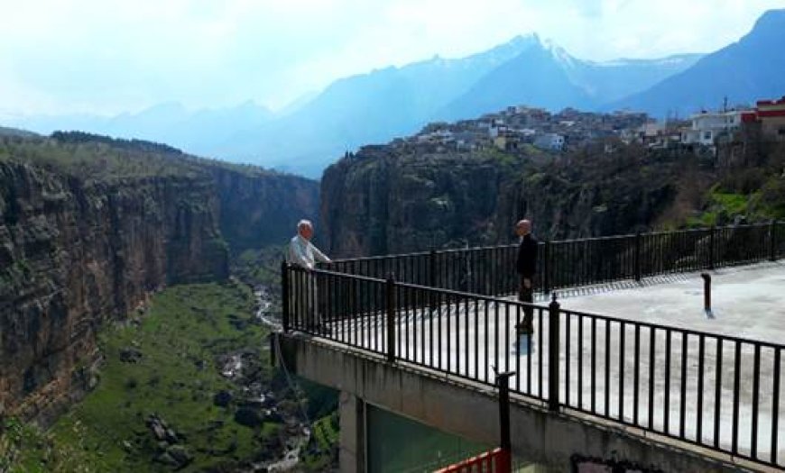 Dutch photojournalist recording Kurdish history re-visits Kurdistan