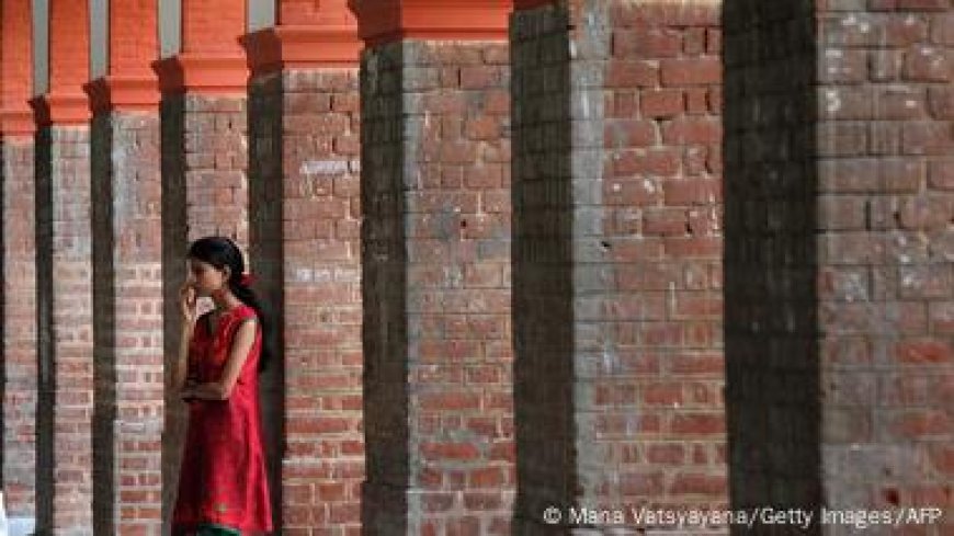India: What is behind the rise in student suicides?