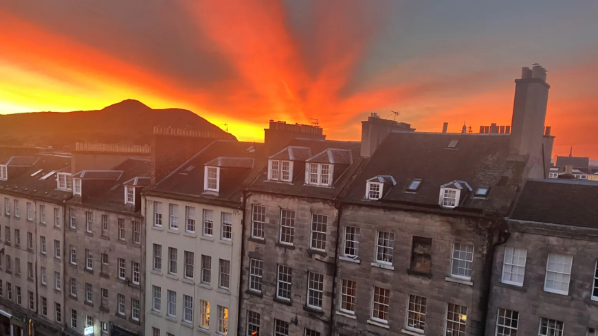 Lorraine Anderson was looking over Edinburgh's Royal Mile to Arthur's Seat when she saw this sunrise