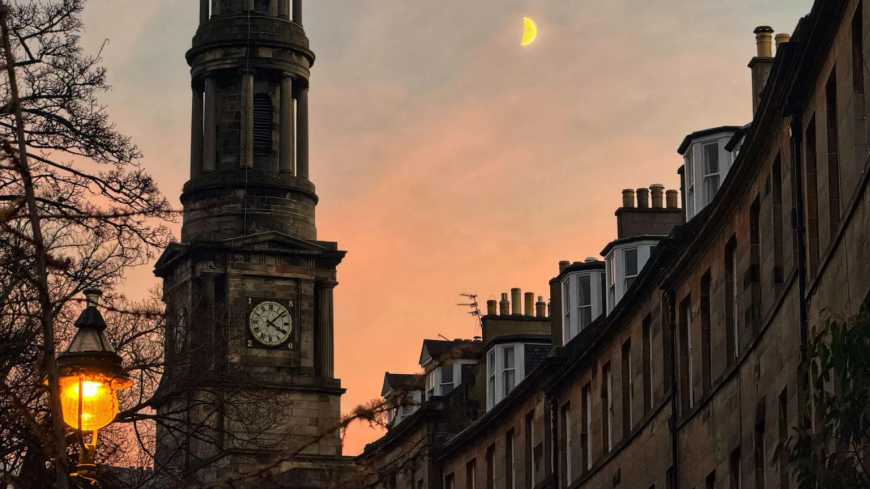 Keeping with the capital, Jamie Neish caught the crescent moon shining bright in the sky at sunset in Edinburgh.