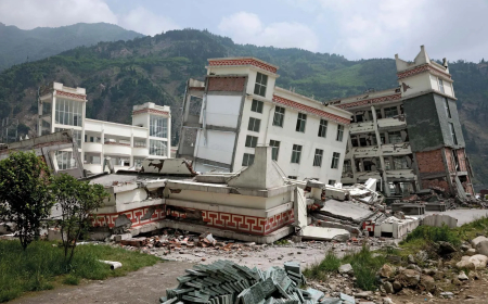 Powerful earthquake devastates Sichuan province in China