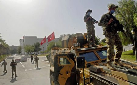 Tunisian military reaffirms constitutional loyalty amid growing political uncertainty and border tension
