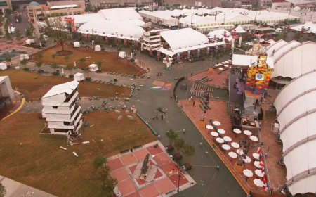 A deadly explosion rocks Centennial Olympic Park in Atlanta