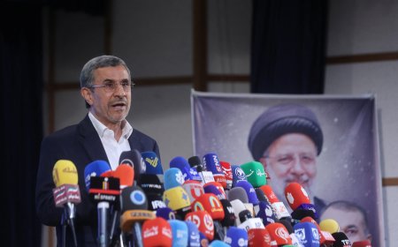 Conservative leader Mahmoud Ahmadinejad assumes presidency in Iran