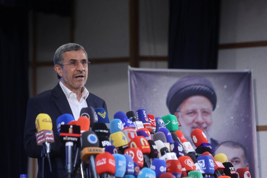 Conservative leader Mahmoud Ahmadinejad assumes presidency in Iran